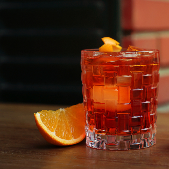 Hindistan Cevizli Negroni Kokteyl