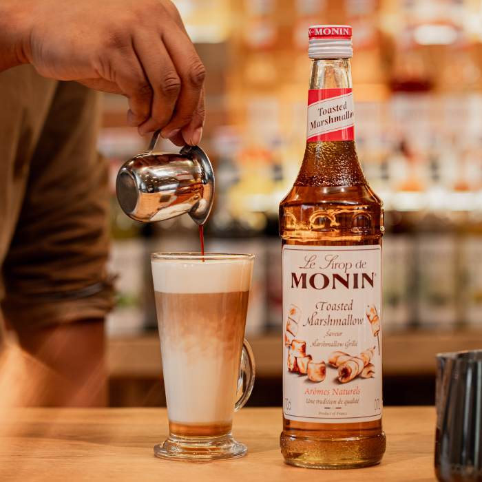Kızarmış Marshmallowlu Latte Sıcak Kahve