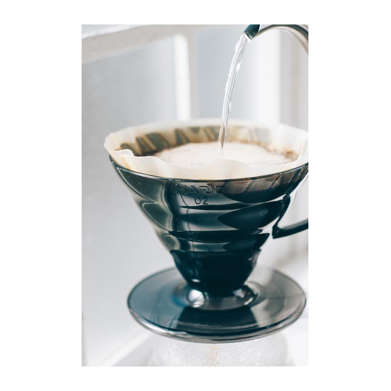 Hario VD-02TB-UEX V60 02 Plastik Dripper ve 40'lı Filtre Kağıdı Seti, Siyah