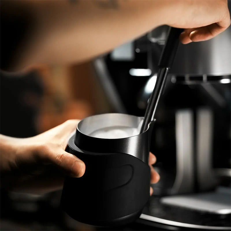 MHW-3Bomber P6513B Kulpsuz Süt Potu Pitcher, 400 ml, Siyah