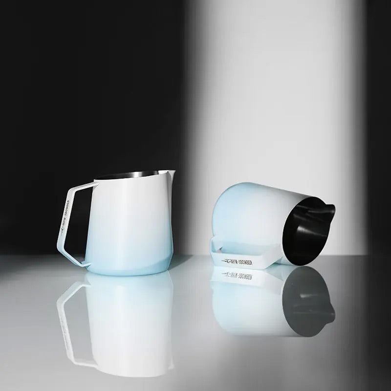 MHW-3Bomber P6847BL Süt Potu Pitcher, 600 ml, Mavi Beyaz